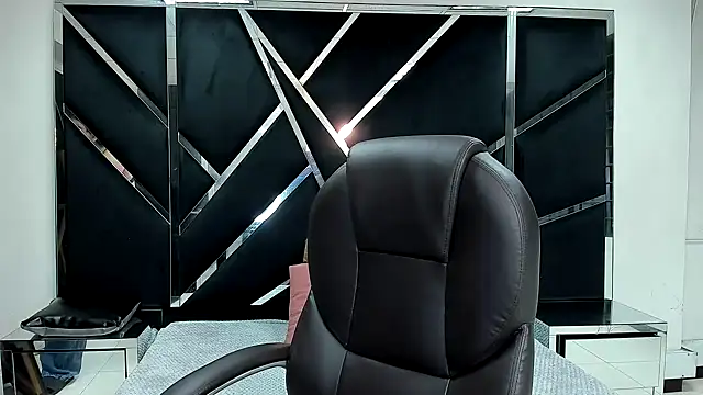 IsabellRodriguez18 online show from 9, 10, 2025