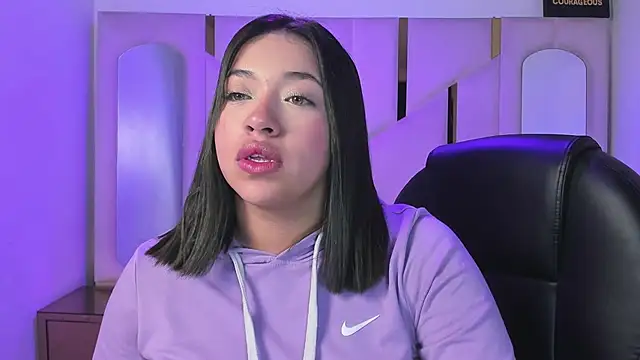 IsabellRodriguez18 online show from 6, 4, 2026