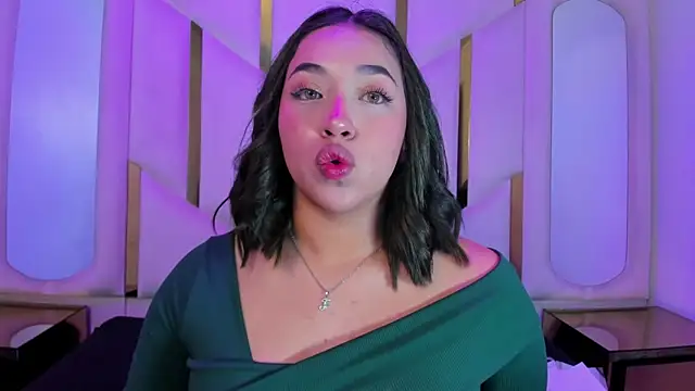 IsabellRodriguez18 online show from 14, 4, 2026