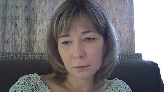 Snapshot of EllaJohnsonX chatting on 5, 1, 2025 EllaJohnsonX online show from 5, 1, 2025