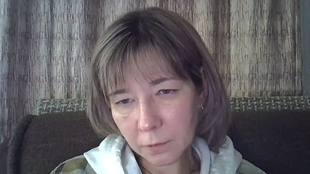 Snapshot of EllaJohnsonX chatting on 5, 1, 2025 EllaJohnsonX online show from 5, 1, 2025