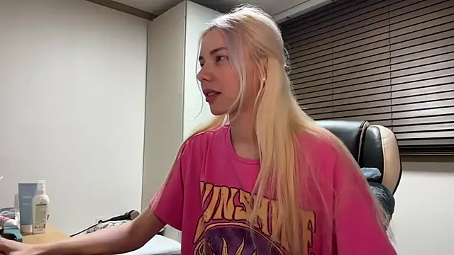 yunasuka online show from 10, 1, 2025