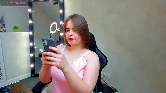 EricaElliott online show from 12, 3, 2025