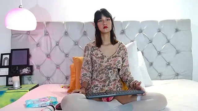 Snapshot of ravennocturne chatting on 14, 1, 2025 ravennocturne online show from 14, 1, 2025