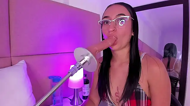 Snapshot of SammyMorales chatting on 4, 3, 2025 SammyMorales online show from 4, 3, 2025