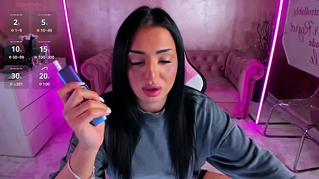 Snapshot of evanew_ chatting on 9, 9, 2025 evanew online show from 9, 9, 2025