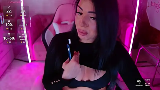 Snapshot of evanew_ chatting on 15, 10, 2025 evanew online show from 15, 10, 2025