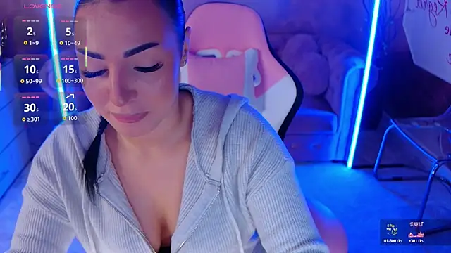 Snapshot of evanew_ chatting on 17, 10, 2025 evanew online show from 17, 10, 2025