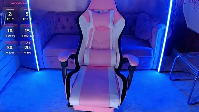 Snapshot of evanew_ chatting on 24, 10, 2025 evanew online show from 24, 10, 2025