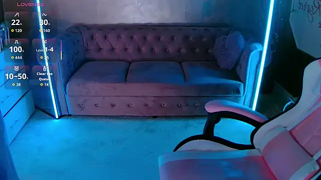 Snapshot of evanew_ chatting on 28, 10, 2025 evanew online show from 28, 10, 2025