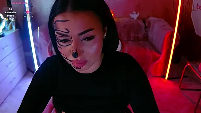 Snapshot of evanew_ chatting on 31, 10, 2025 evanew online show from 31, 10, 2025