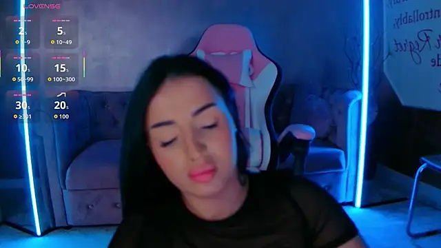 Snapshot of evanew_ chatting on 5, 11, 2025 evanew online show from 5, 11, 2025