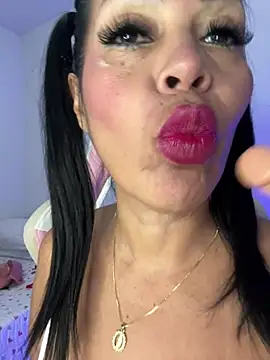 Snapshot of KarolRubi1 chatting on 14, 2, 2025 KarolRubi1 online show from 14, 2, 2025