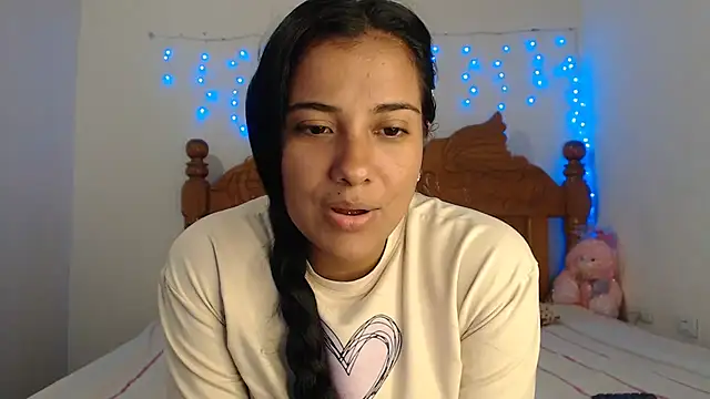 Snapshot of Coral0403 chatting on 8, 2, 2025 Coral0403 online show from 8, 2, 2025