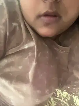 Snapshot of queen_pari chatting on 8, 2, 2025 queen pari online show from 8, 2, 2025