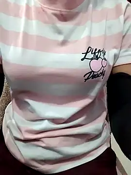 Snapshot of queen_pari chatting on 17, 2, 2025 queen pari online show from 17, 2, 2025