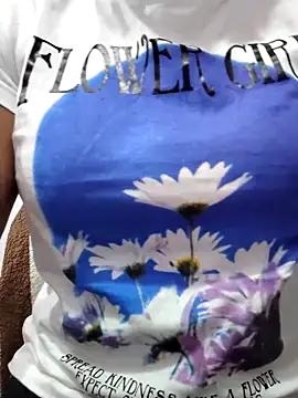 Snapshot of queen_pari chatting on 18, 2, 2025 queen pari online show from 18, 2, 2025