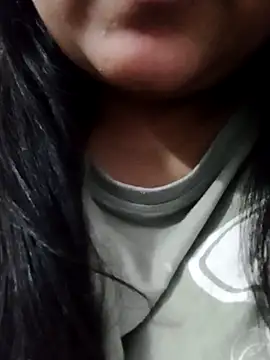 Snapshot of queen_pari chatting on 10, 9, 2025 queen pari online show from 10, 9, 2025