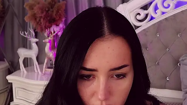 KimKhallifa online show from 7, 2, 2025