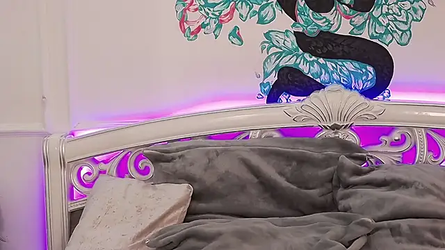 KimKhallifa online show from 19, 3, 2025