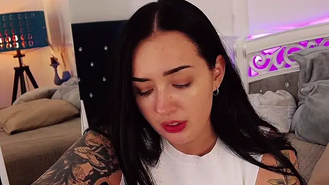 KimKhallifa online show from 19, 3, 2025