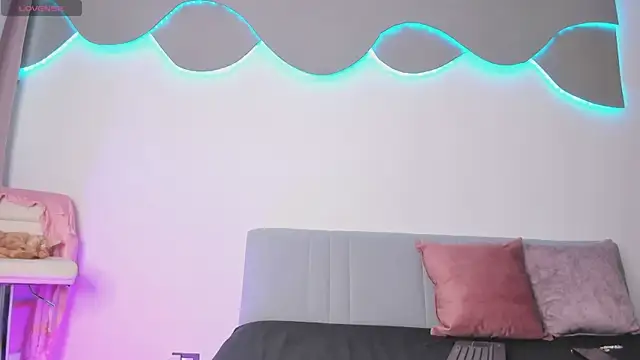 Snapshot of newbarbiedolly chatting on 9, 11, 2025 newbarbiedolly online show from 9, 11, 2025