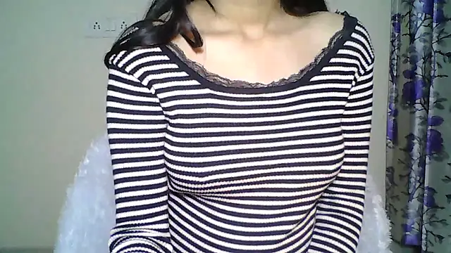 Snapshot of Naughty_Nayra chatting on 27, 11, 2025 Naughty Nayra online show from 27, 11, 2025