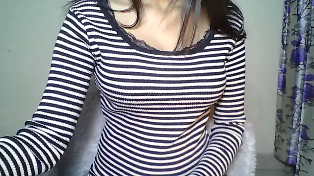 Snapshot of Naughty_Nayra chatting on 4, 12, 2025 Naughty Nayra online show from 4, 12, 2025