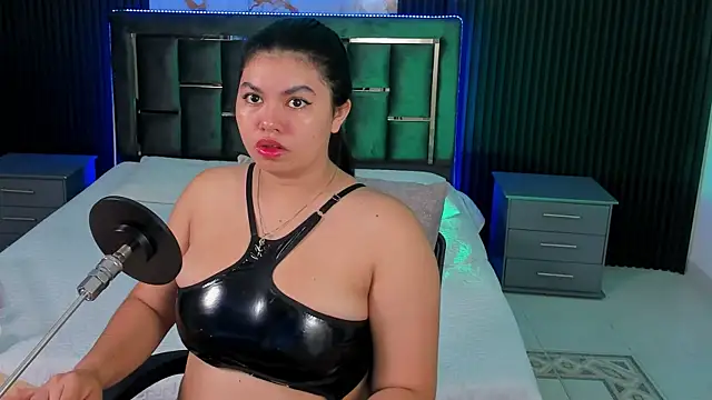Snapshot of Geabloom chatting on 19, 10, 2025 Geabloom online show from 19, 10, 2025