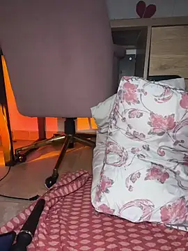 Ninabrunette18 online show from 9, 11, 2025