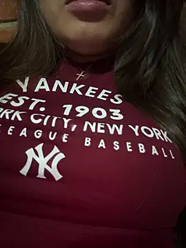 Snapshot of lunagonzales_lima_2007 chatting on 25, 10, 2025 lunagonzales lima 2007 online show from 25, 10, 2025