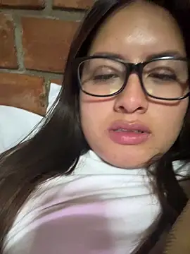 Snapshot of lunagonzales_lima_2007 chatting on 2, 11, 2025 lunagonzales lima 2007 online show from 2, 11, 2025