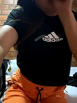 Snapshot of lunagonzales_lima_2007 chatting on 22, 11, 2025 lunagonzales lima 2007 online show from 22, 11, 2025