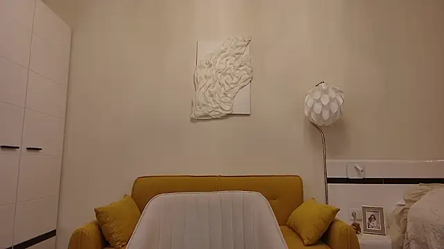 HelenBenit online show from 5, 3, 2026