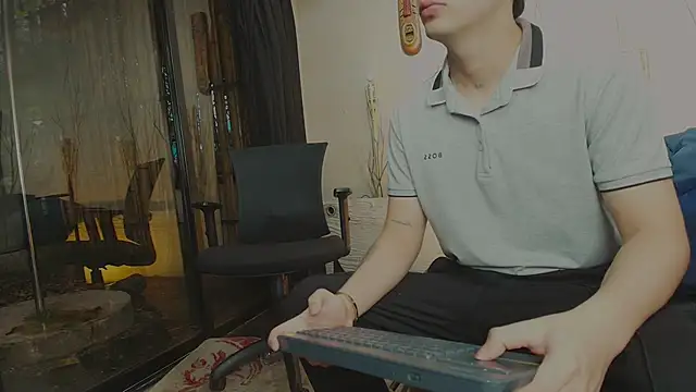 Snapshot of MarcoVitto chatting on 4, 10, 2025 MarcoVitto online show from 4, 10, 2025