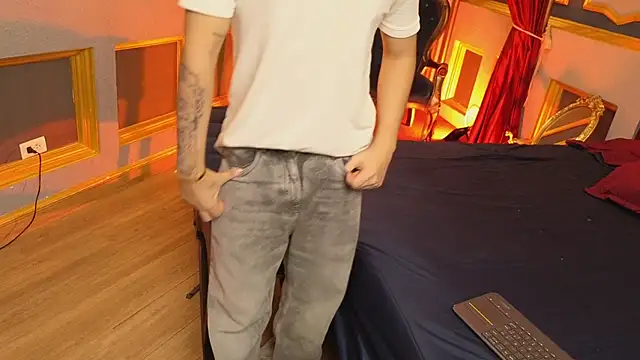 Snapshot of MarcoVitto chatting on 4, 11, 2025 MarcoVitto online show from 4, 11, 2025