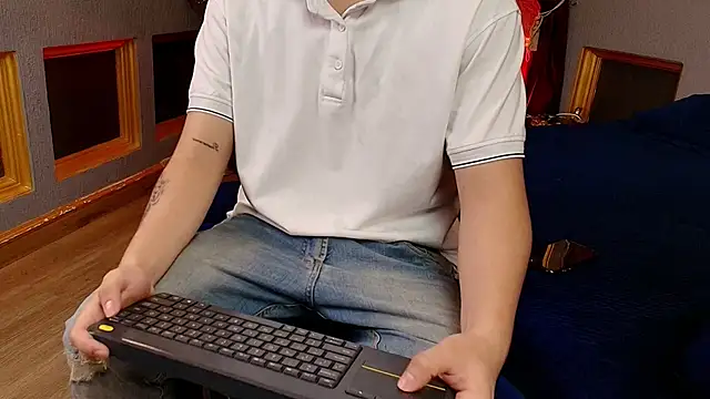 Snapshot of MarcoVitto chatting on 3, 12, 2025 MarcoVitto online show from 3, 12, 2025