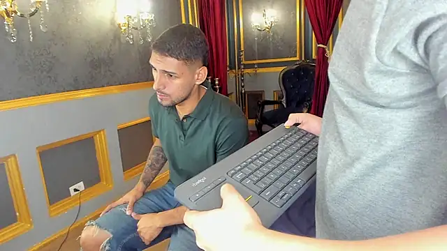 Snapshot of MarcoVitto chatting on 14, 12, 2025 MarcoVitto online show from 14, 12, 2025