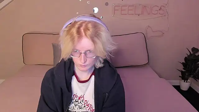 Snapshot of ElizabethHarpper chatting on 10, 9, 2025 ElizabethHarpper online show from 10, 9, 2025