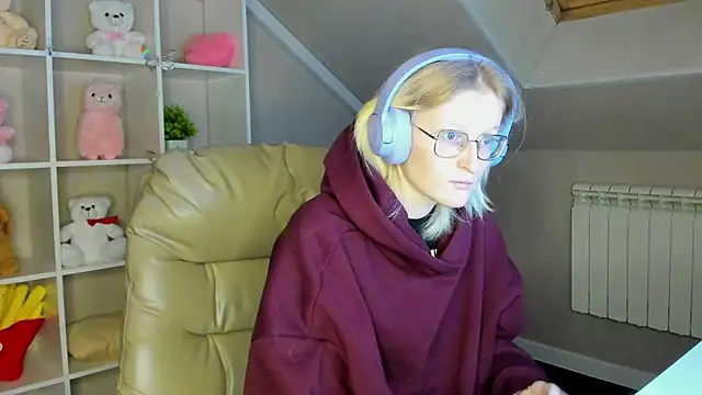 ElizabethHarpper online show from 22, 12, 2025