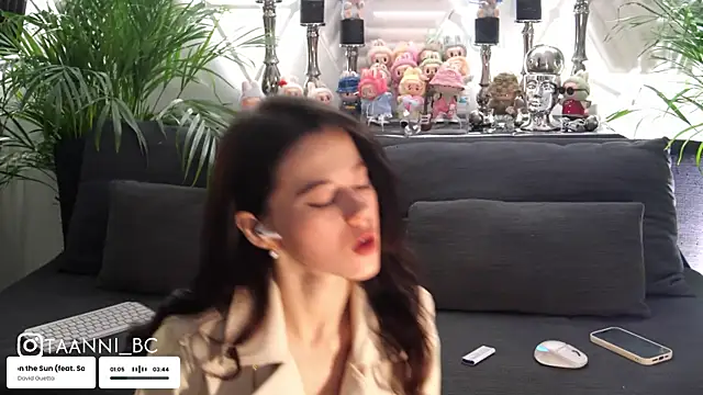 Snapshot of taanni_bc chatting on 8, 11, 2025 taanni bc online show from 8, 11, 2025