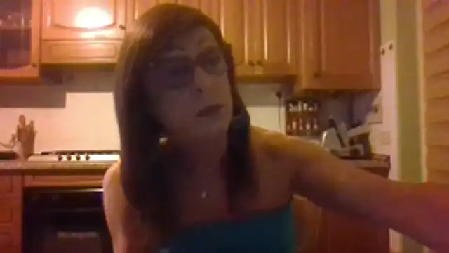 Snapshot of Tiabet chatting on 4, 11, 2025 Tiabet online show from 4, 11, 2025