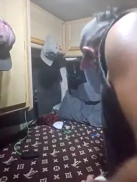 Snapshot of StruggleSnuggles chatting on 6, 10, 2025 StruggleSnuggles online show from 6, 10, 2025