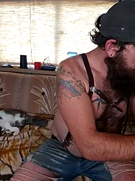 Snapshot of StruggleSnuggles chatting on 4, 11, 2025 StruggleSnuggles online show from 4, 11, 2025