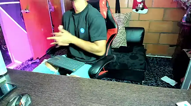 Adam Valenciia online show from 2, 2, 2025