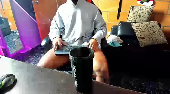 Adam Valenciia online show from 6, 2, 2025