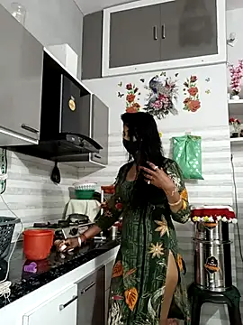 Snapshot of Best-Couple chatting on 5, 11, 2025 Best-Couple online show from 5, 11, 2025