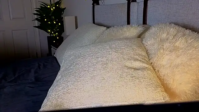 ivynyxx online show from 25, 6, 2026