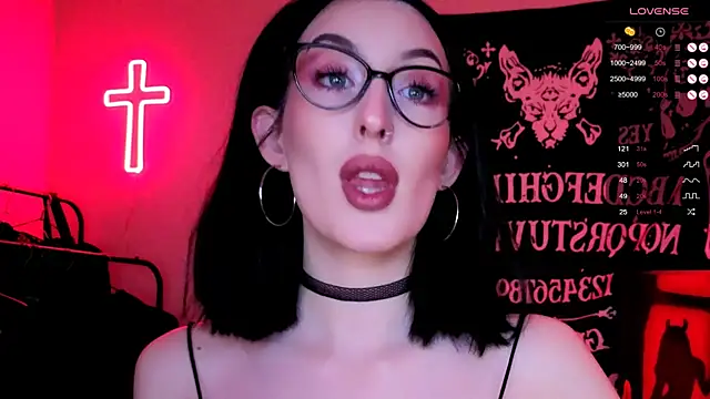 Snapshot of Miss_Alice__ chatting on 16, 11, 2025 Miss Alice online show from 16, 11, 2025