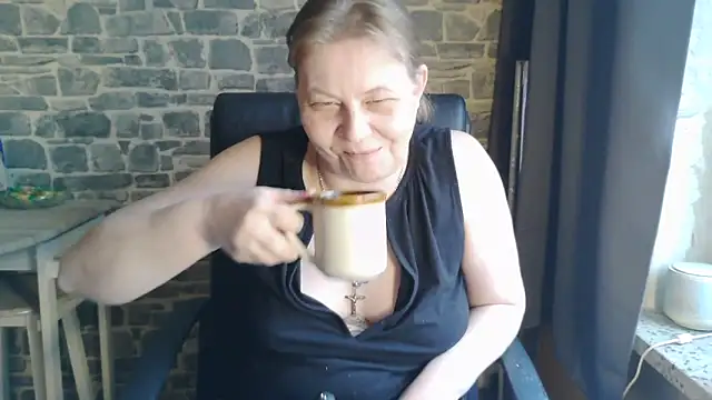 Sweet Phoenix online show from 2, 2, 2026